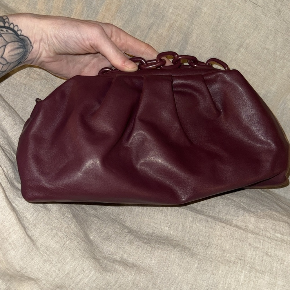 NWT Badgley Mischka Wrapped Frame Clutch: Plum
Perfect fall bag - Picture 7 of 9